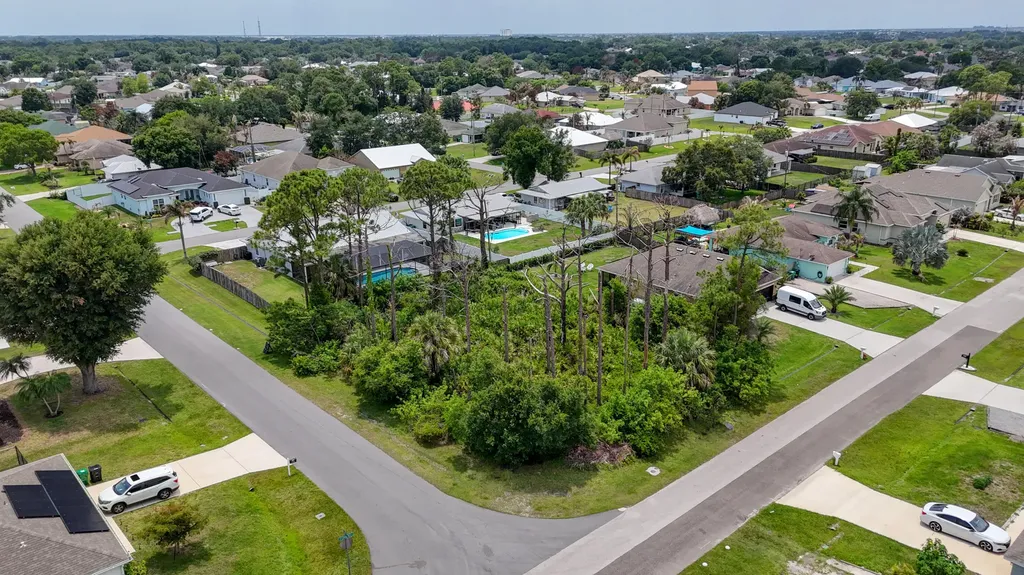 1802 SW Diamond Street Port St Lucie FL 34953