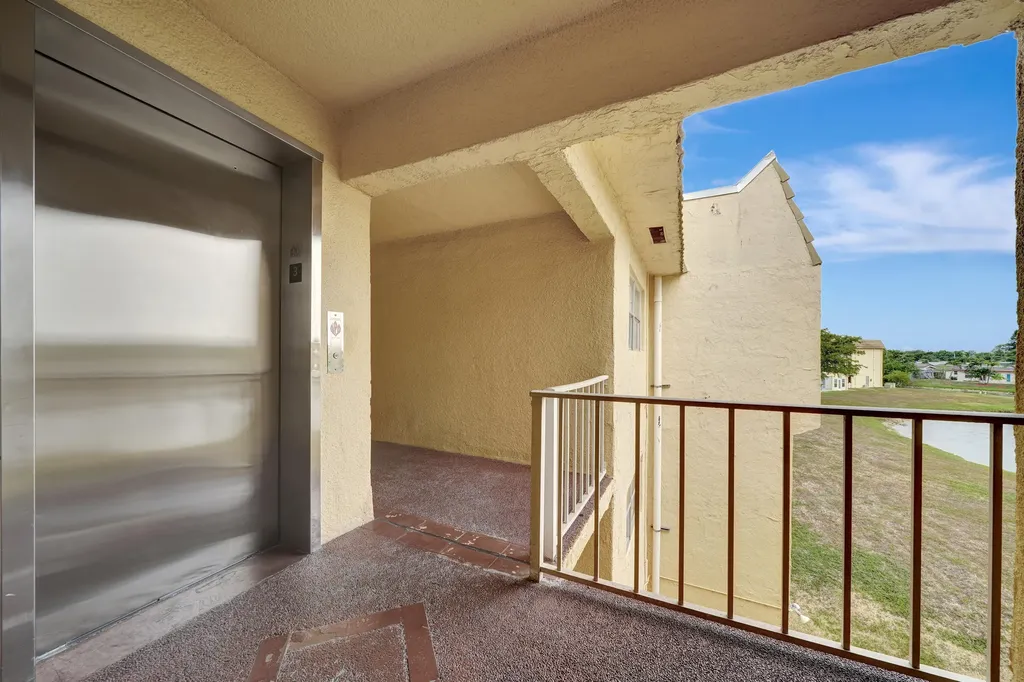 8435 Sunrise Lakes Boulevard Sunrise FL 33322