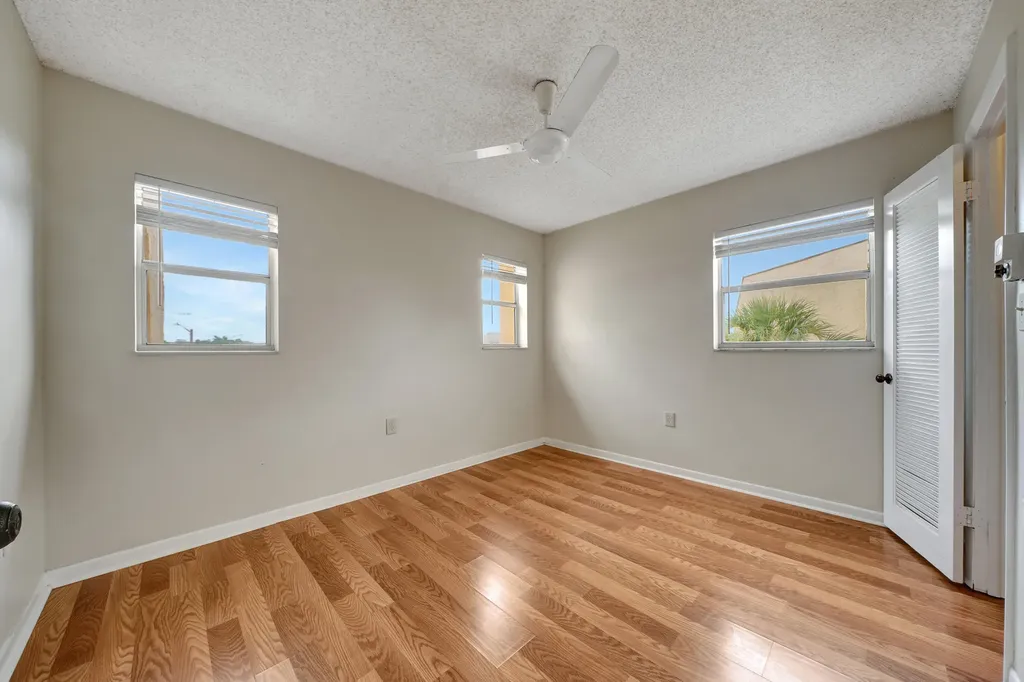 8435 Sunrise Lakes Boulevard Sunrise FL 33322