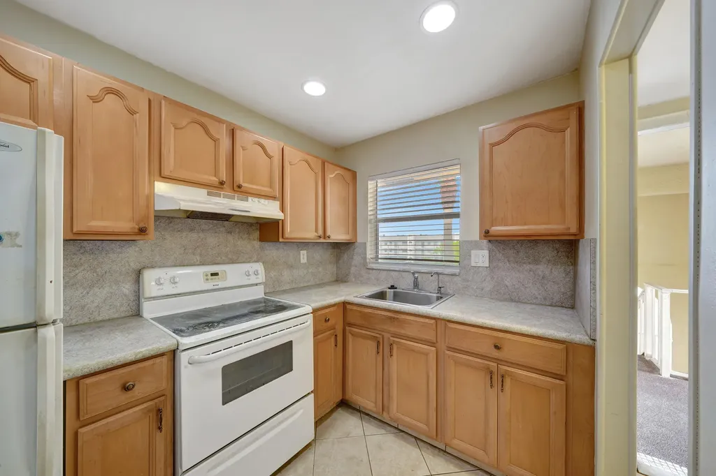 8435 Sunrise Lakes Boulevard Sunrise FL 33322