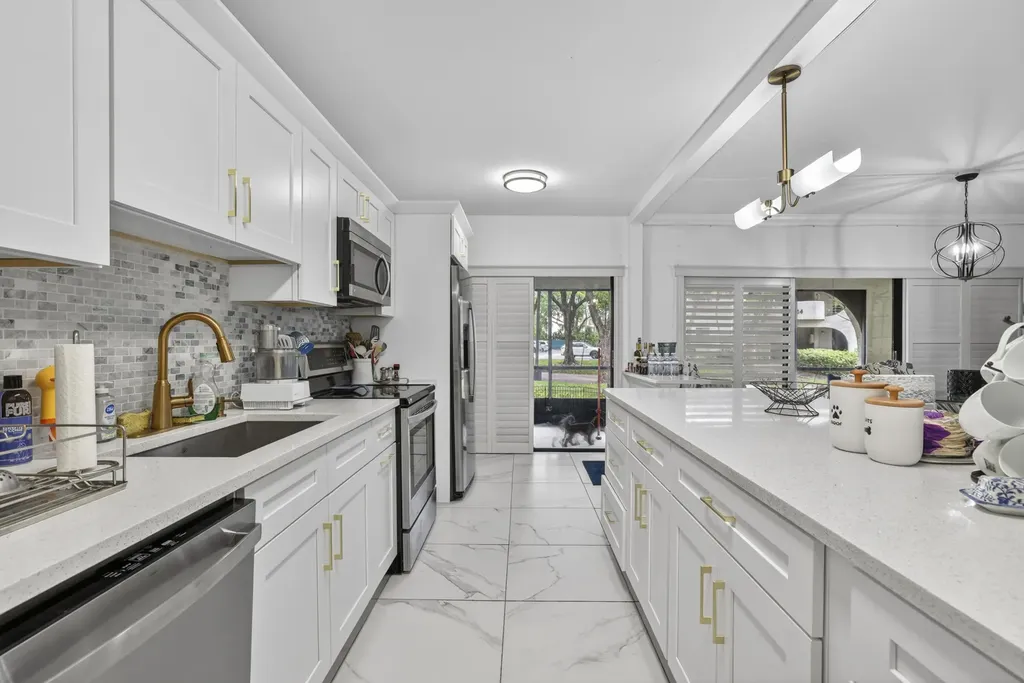6328 W Longboat Lane Lane W Boca Raton FL 33433