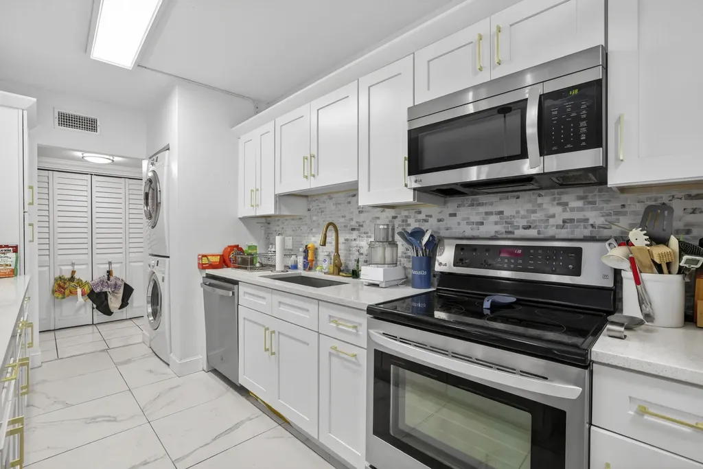 6328 W Longboat Lane Lane W Boca Raton FL 33433