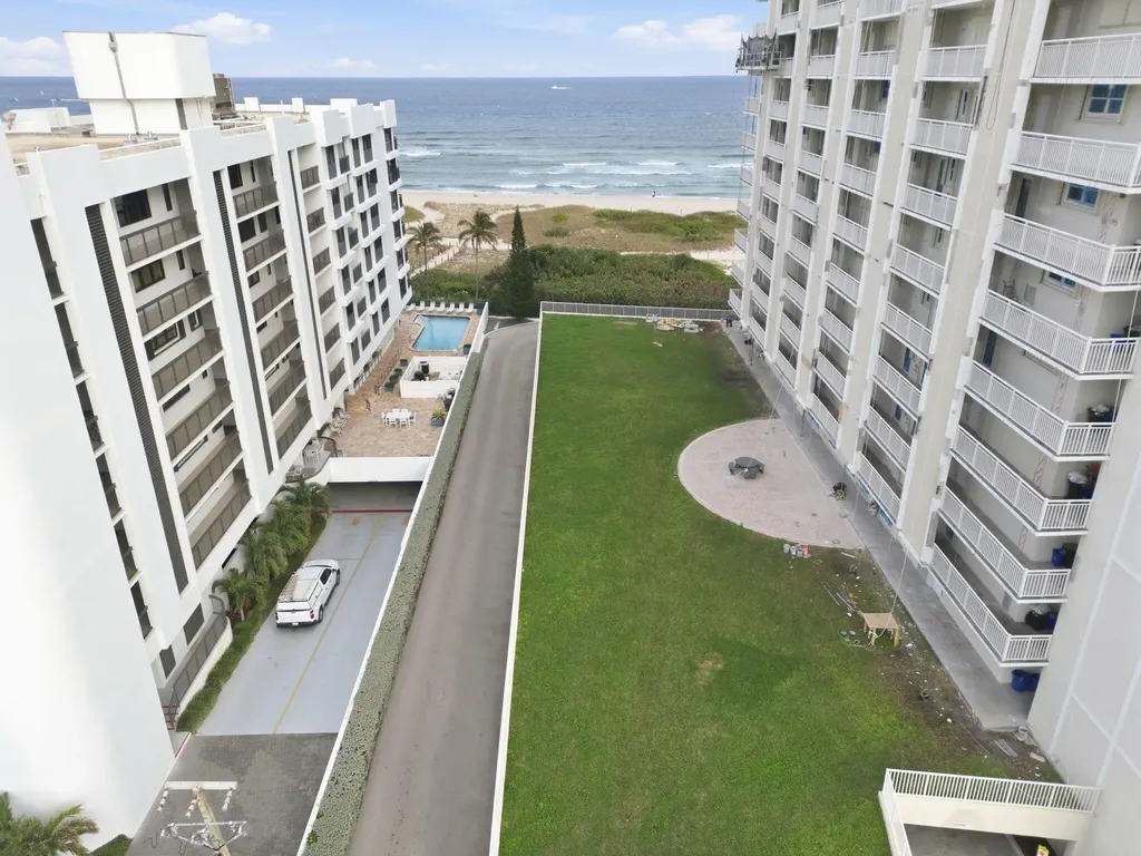 3221 NE 8th Street Pompano Beach FL 33062
