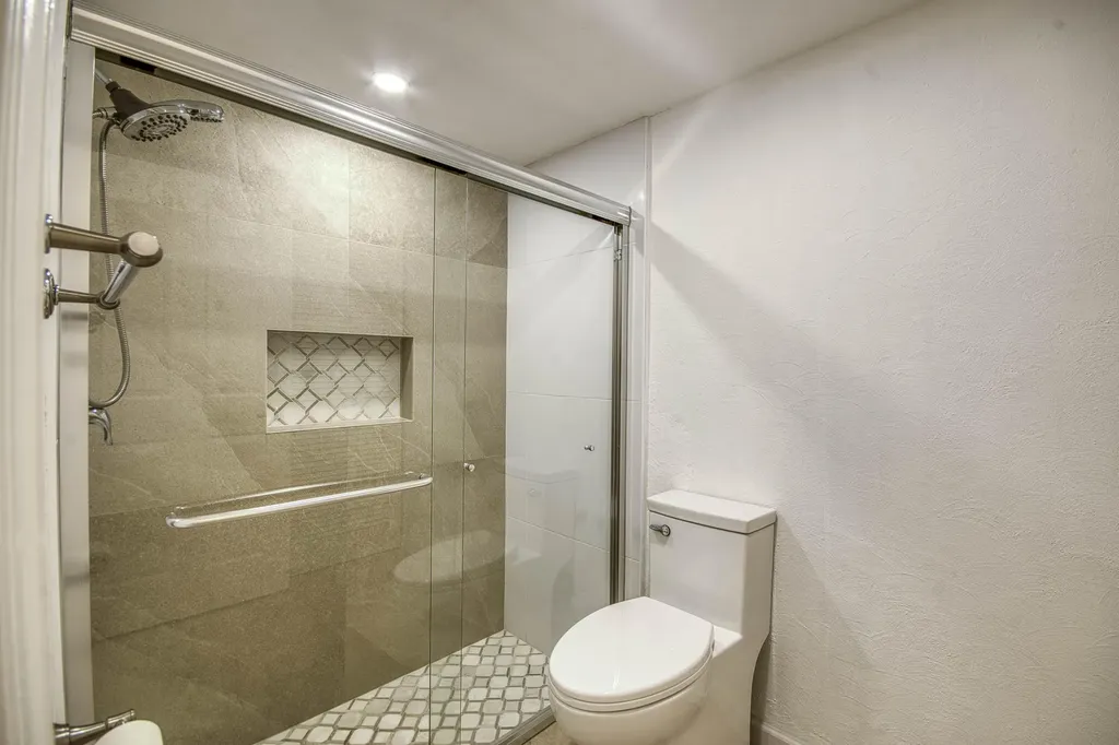 252 Moccasin Trail W Jupiter FL 33458