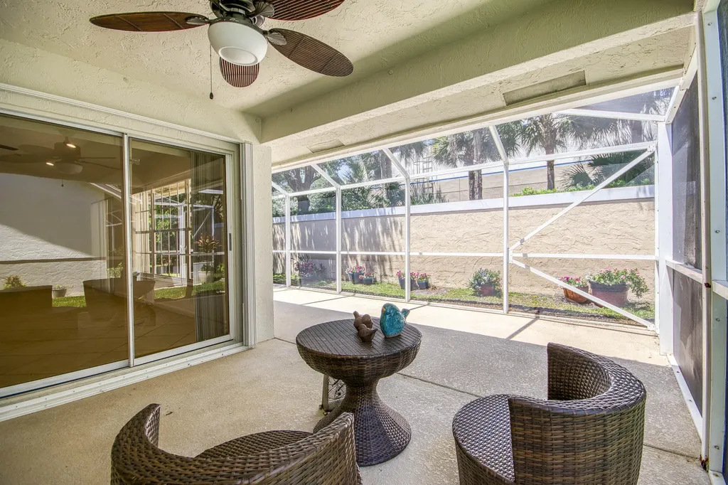 252 Moccasin Trail W Jupiter FL 33458