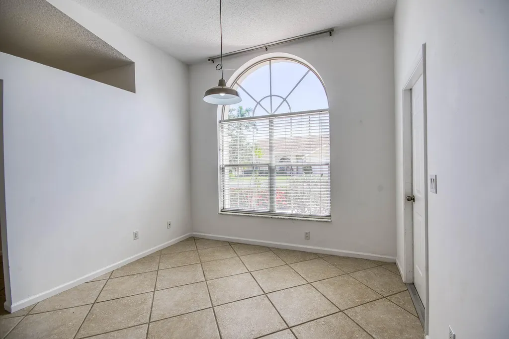 252 Moccasin Trail W Jupiter FL 33458