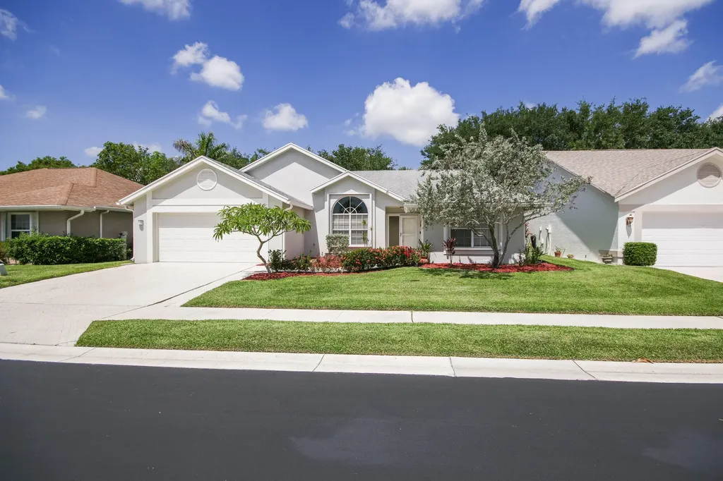 252 Moccasin Trail W Jupiter FL 33458