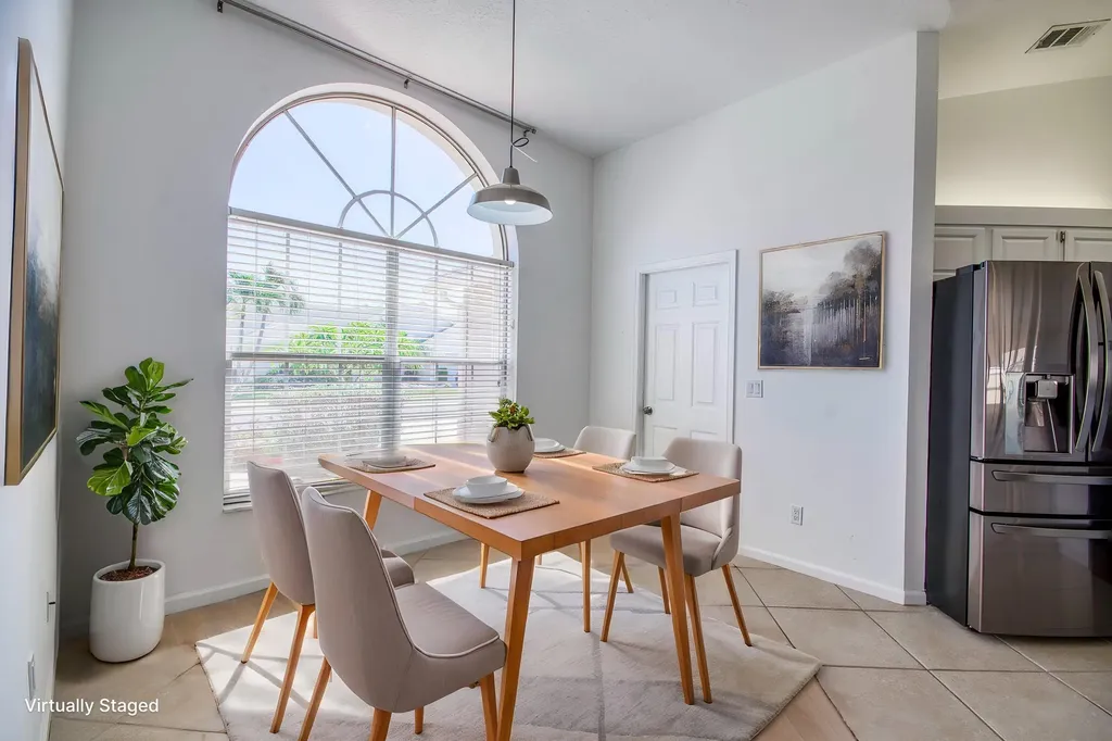 252 Moccasin Trail W Jupiter FL 33458