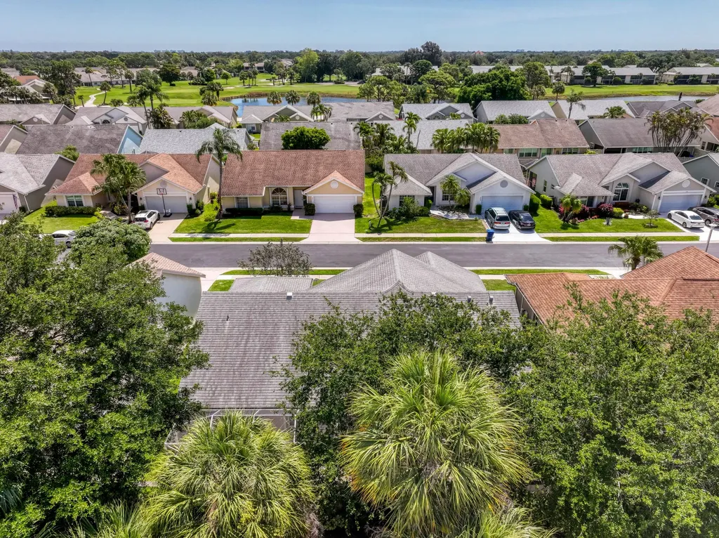 252 Moccasin Trail W Jupiter FL 33458