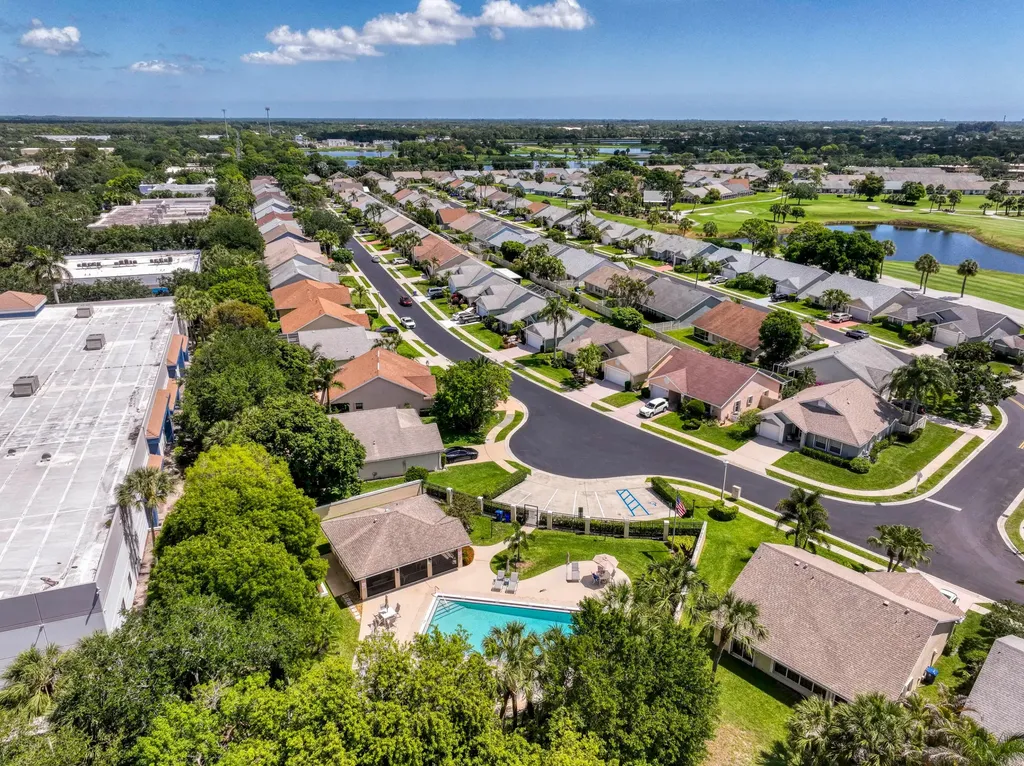 252 Moccasin Trail W Jupiter FL 33458