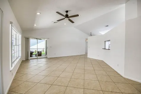 252 Moccasin Trail W Jupiter FL 33458