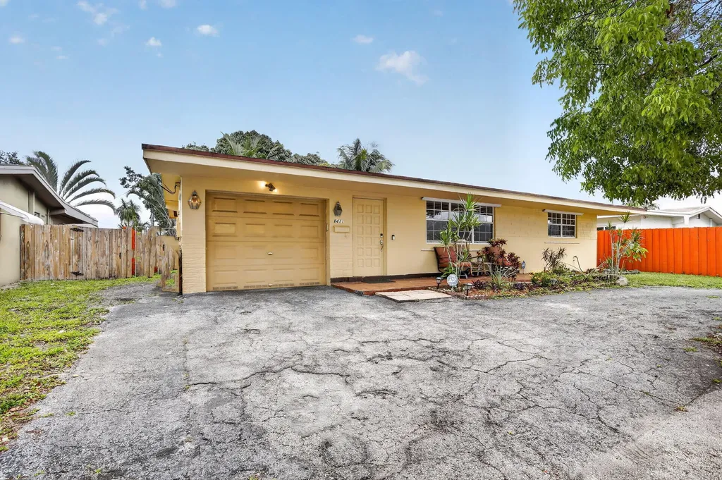 1411 NW 89th Avenue Pembroke Pines FL 33024