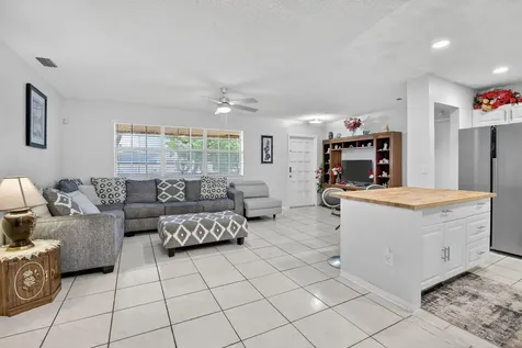 1411 NW 89th Avenue Pembroke Pines FL 33024