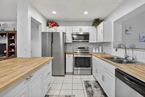 1411 NW 89th Avenue Pembroke Pines FL 33024