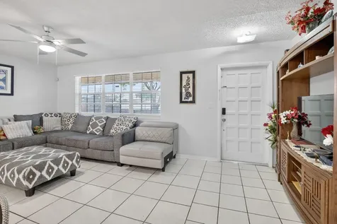 1411 NW 89th Avenue Pembroke Pines FL 33024