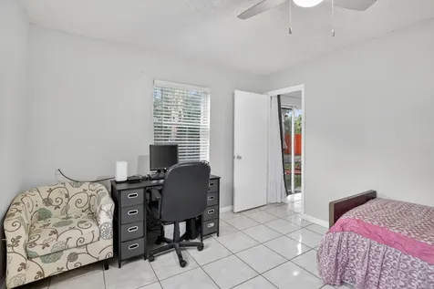 1411 NW 89th Avenue Pembroke Pines FL 33024