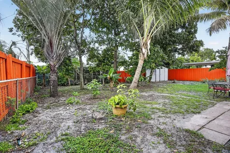 1411 NW 89th Avenue Pembroke Pines FL 33024