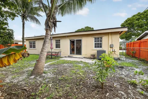 1411 NW 89th Avenue Pembroke Pines FL 33024