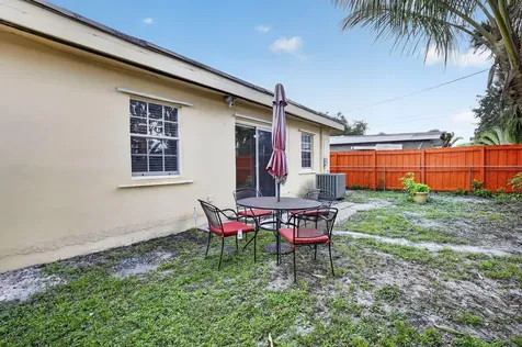 1411 NW 89th Avenue Pembroke Pines FL 33024