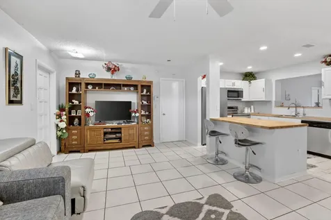 1411 NW 89th Avenue Pembroke Pines FL 33024