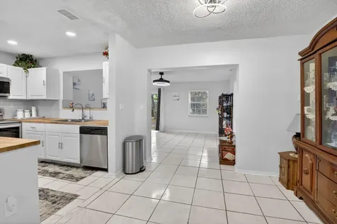 1411 NW 89th Avenue Pembroke Pines FL 33024