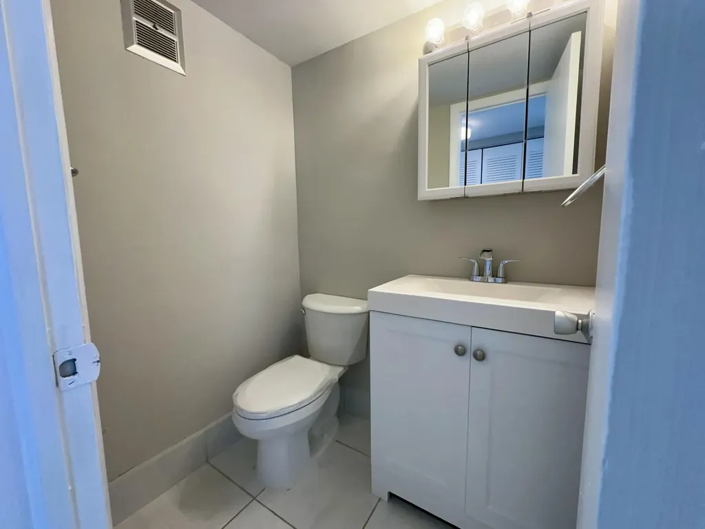 165 Coventry G West Palm Beach FL 33417