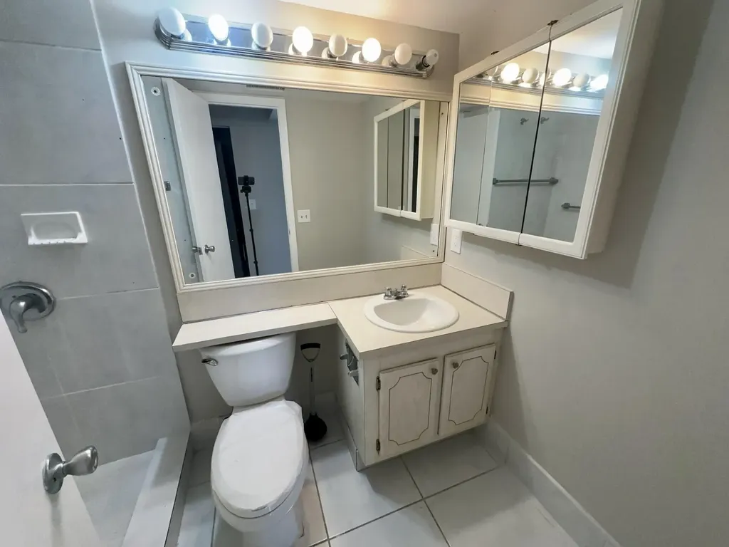 165 Coventry G West Palm Beach FL 33417
