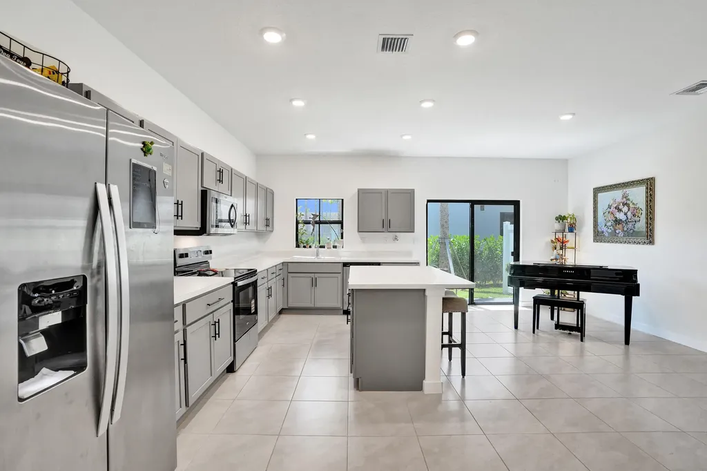 975 NW 3rd Terrace Pompano Beach FL 33060