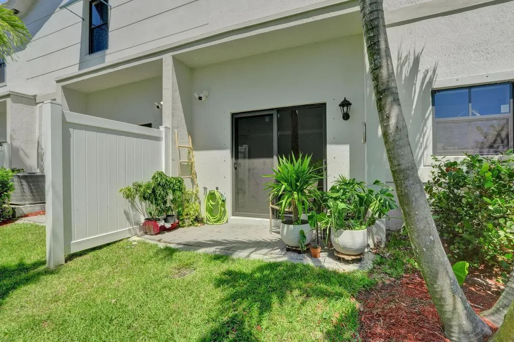 975 NW 3rd Terrace Pompano Beach FL 33060