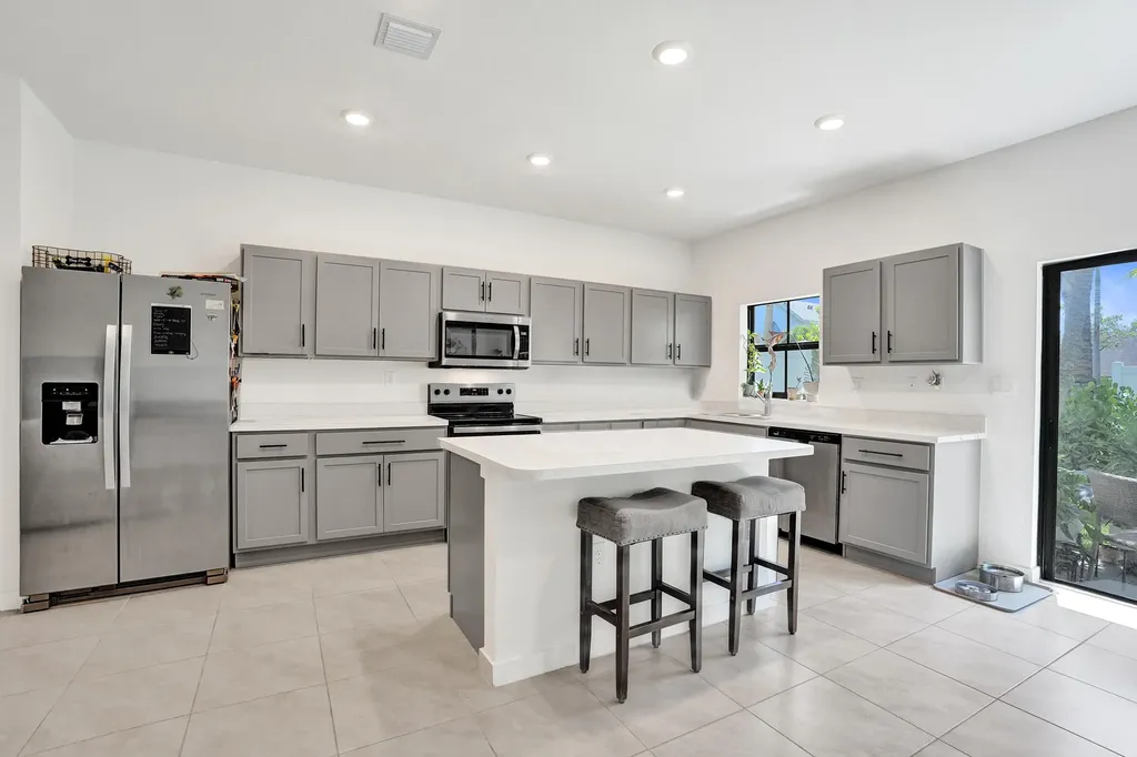 975 NW 3rd Terrace Pompano Beach FL 33060