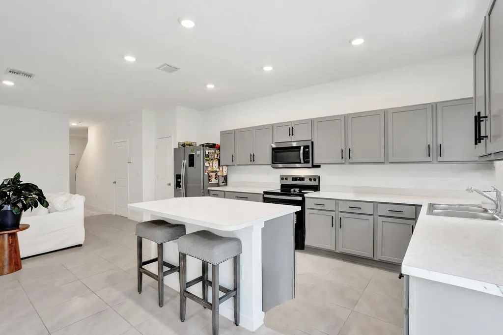 975 NW 3rd Terrace Pompano Beach FL 33060