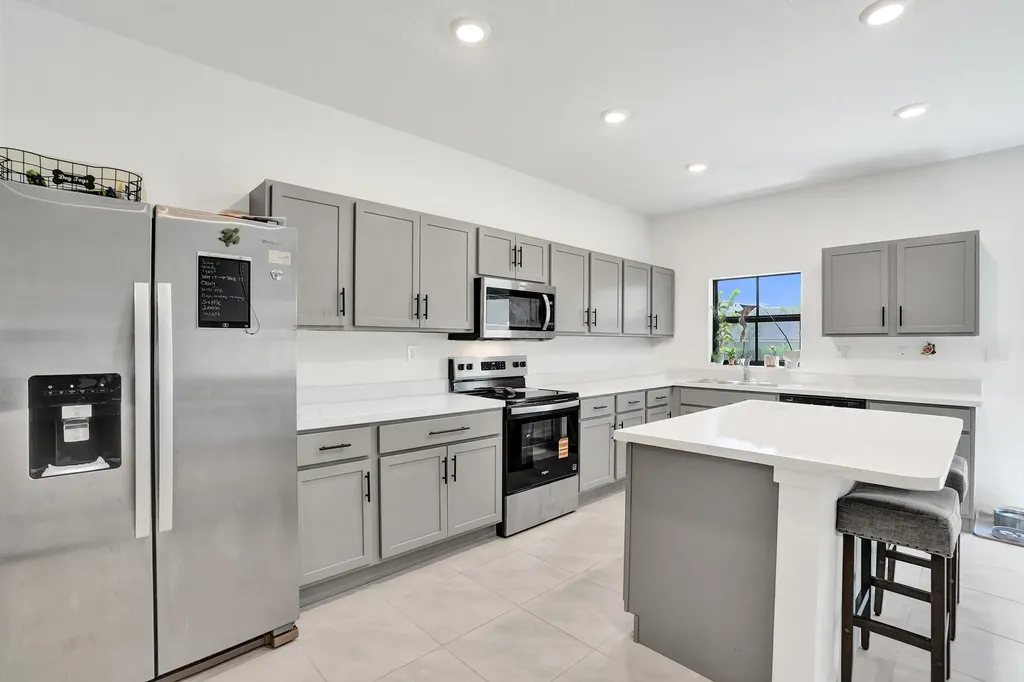 975 NW 3rd Terrace Pompano Beach FL 33060