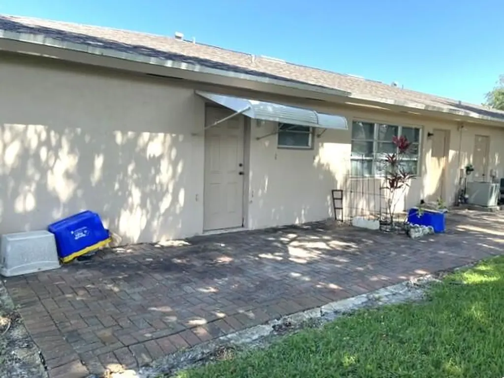 1350 High Point Way Way SE Delray Beach FL 33445