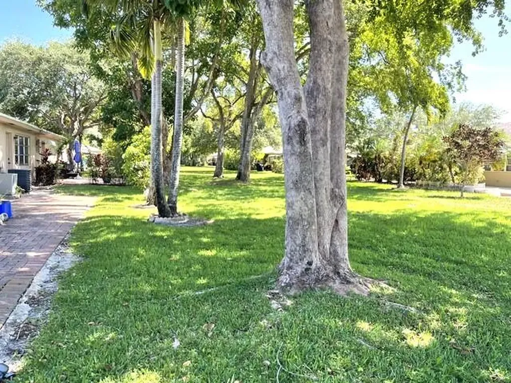 1350 High Point Way Way SE Delray Beach FL 33445