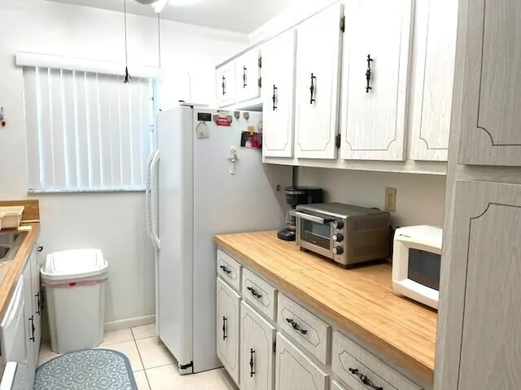 1350 High Point Way Way SE Delray Beach FL 33445