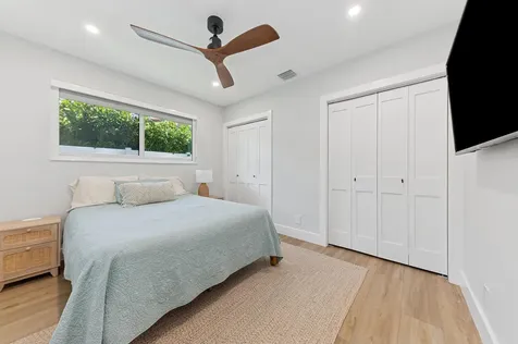 2740 NE 40th Court Lighthouse Point FL 33064