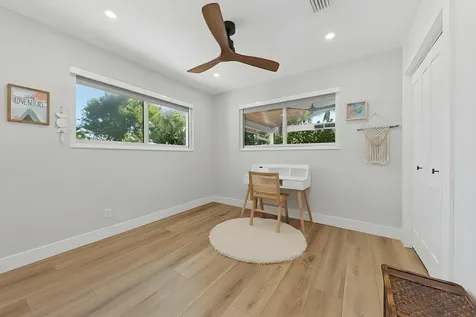 2740 NE 40th Court Lighthouse Point FL 33064