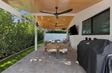 2740 NE 40th Court Lighthouse Point FL 33064