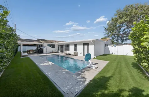 2740 NE 40th Court Lighthouse Point FL 33064