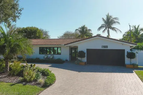 2740 NE 40th Court Lighthouse Point FL 33064