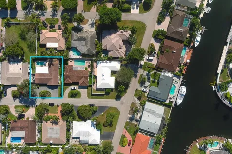2740 NE 40th Court Lighthouse Point FL 33064