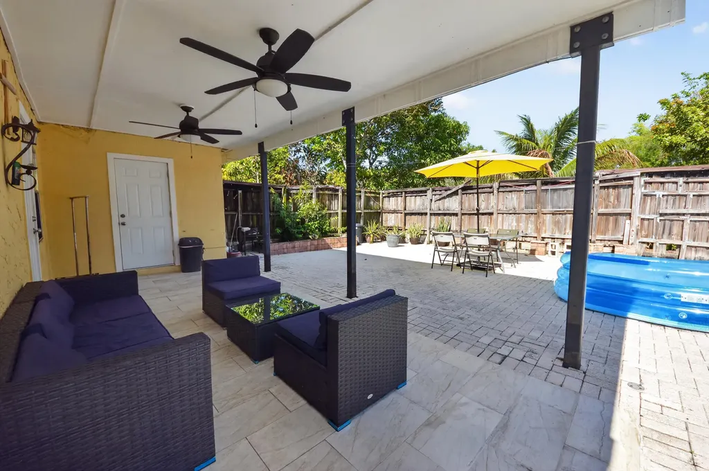 4357 NW 6 Avenue Deerfield Beach FL 33064