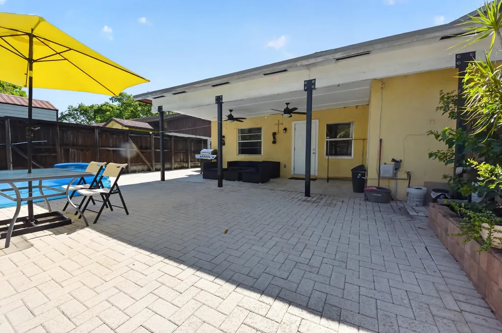 4357 NW 6 Avenue Deerfield Beach FL 33064