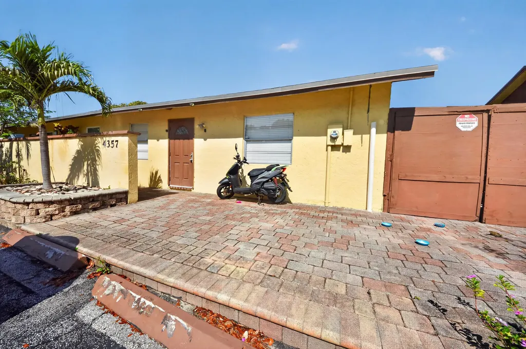4357 NW 6 Avenue Deerfield Beach FL 33064