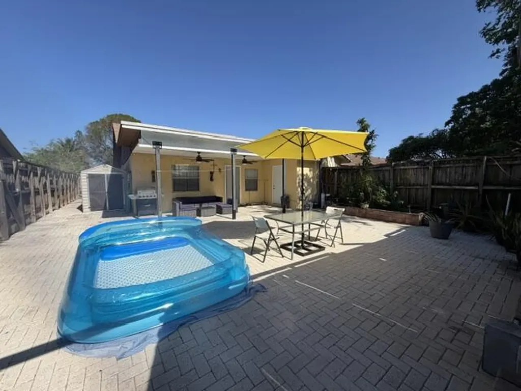 4357 NW 6 Avenue Deerfield Beach FL 33064