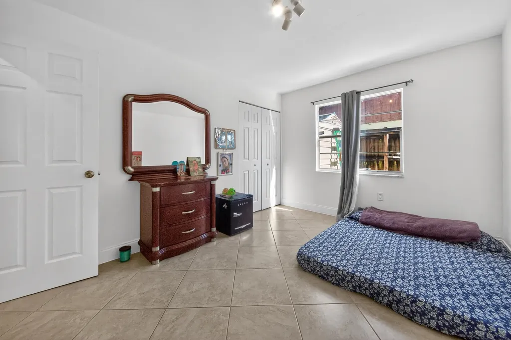 4357 NW 6 Avenue Deerfield Beach FL 33064