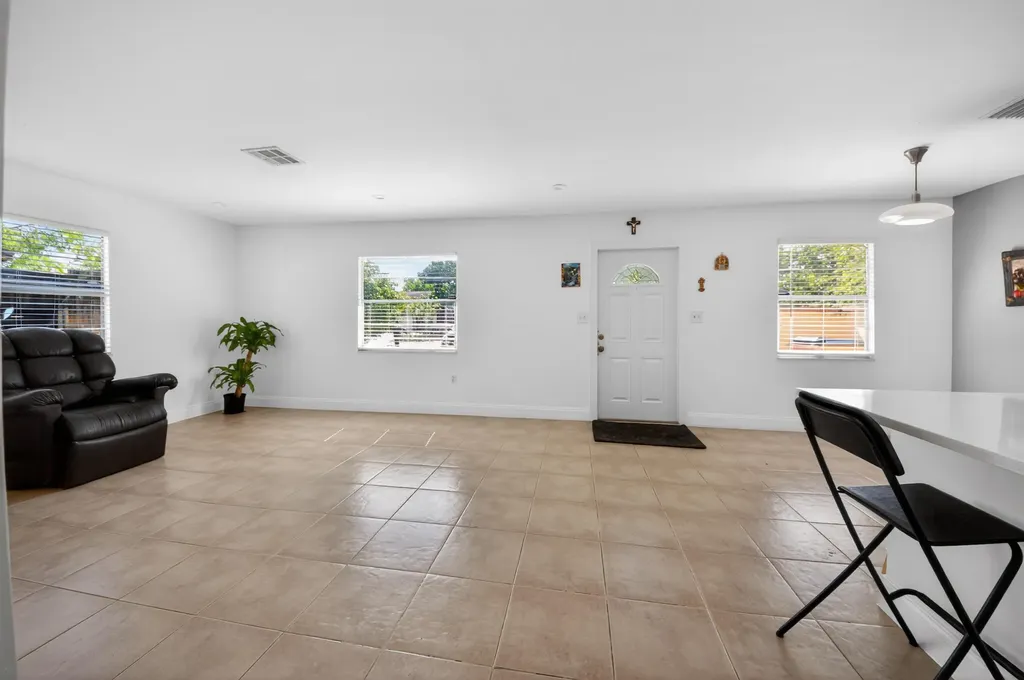 4357 NW 6 Avenue Deerfield Beach FL 33064