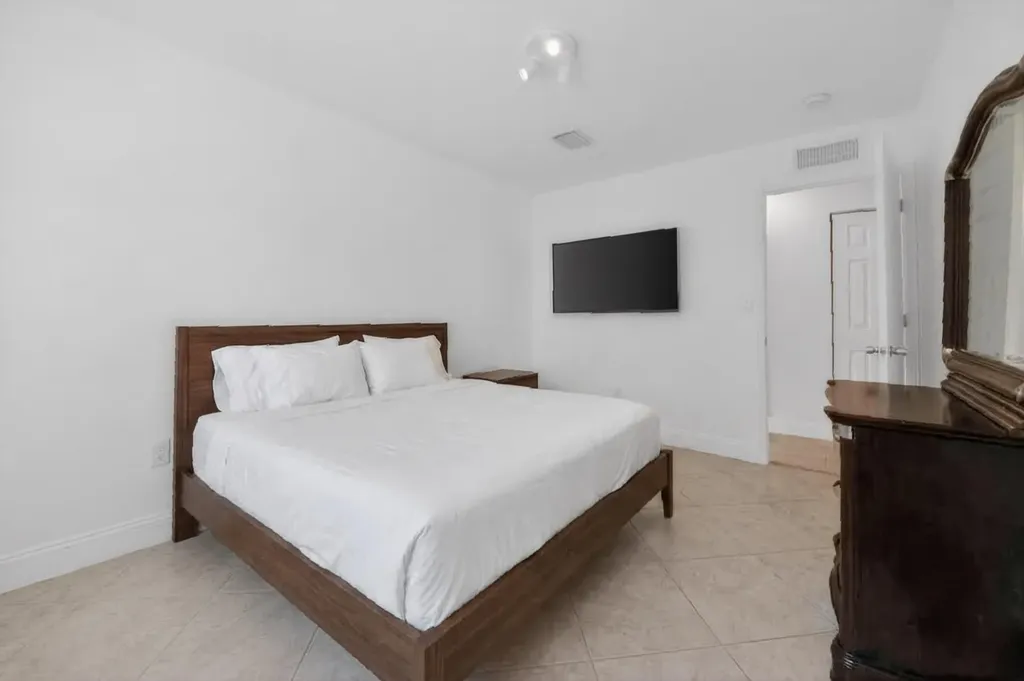 4357 NW 6 Avenue Deerfield Beach FL 33064