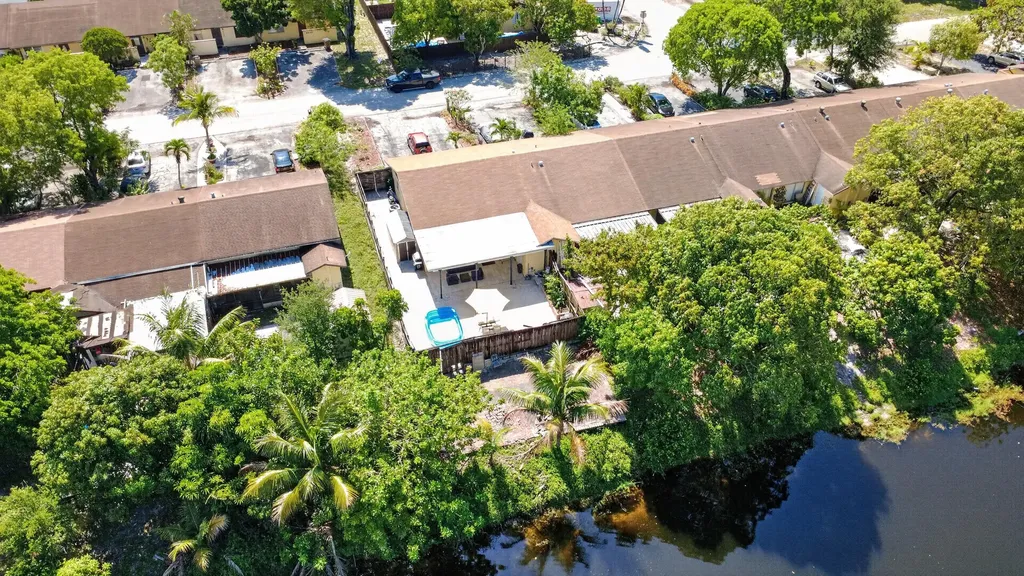 4357 NW 6 Avenue Deerfield Beach FL 33064