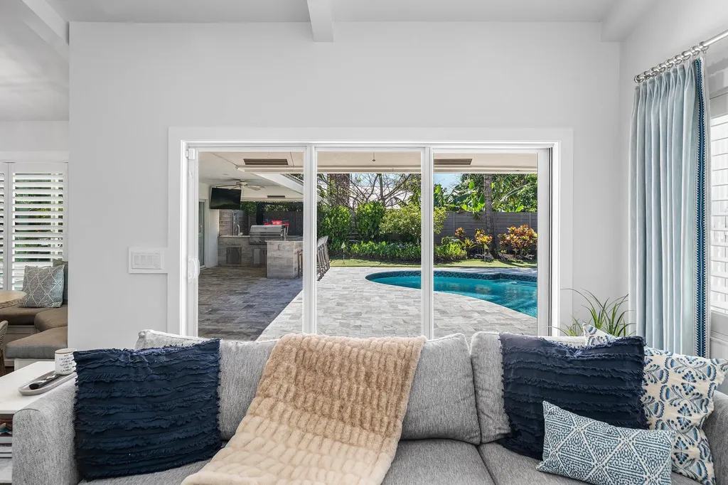 916 SW 37th Court Boynton Beach FL 33435